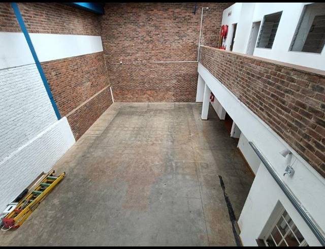 INDUSTRIAL PROPERTY TO RENT IN HALFWAY HOUSE